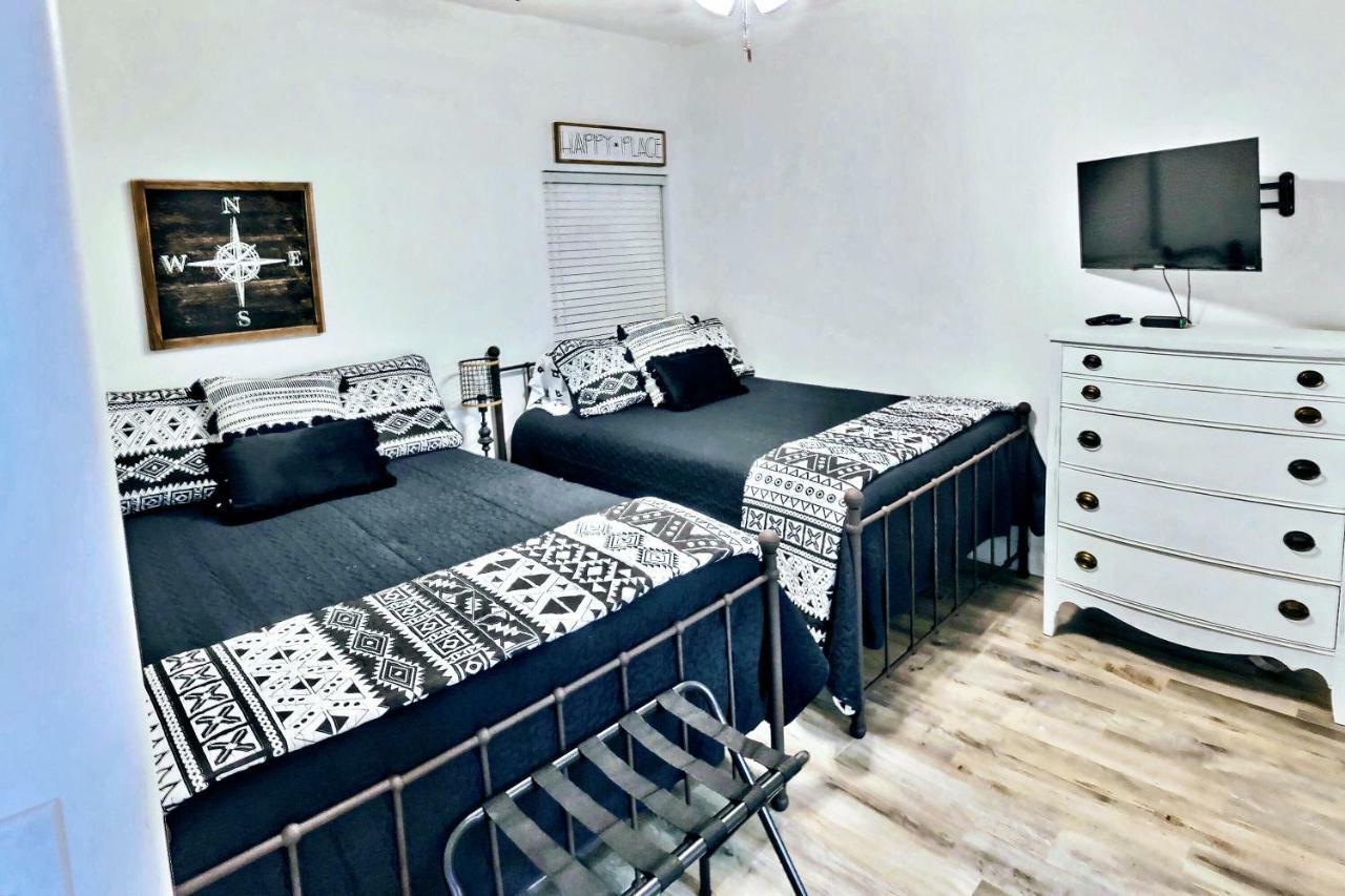 Barefoot Bliss - Beachfront Condo - Sleeps 12 Panama Stadt Exterior foto